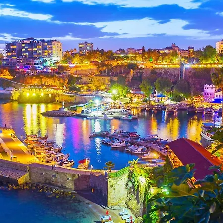 A Old Town أنطاليا